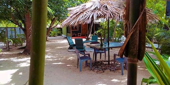 Naaval Beach Villa & Rooms Batticaloa Eksteriør billede