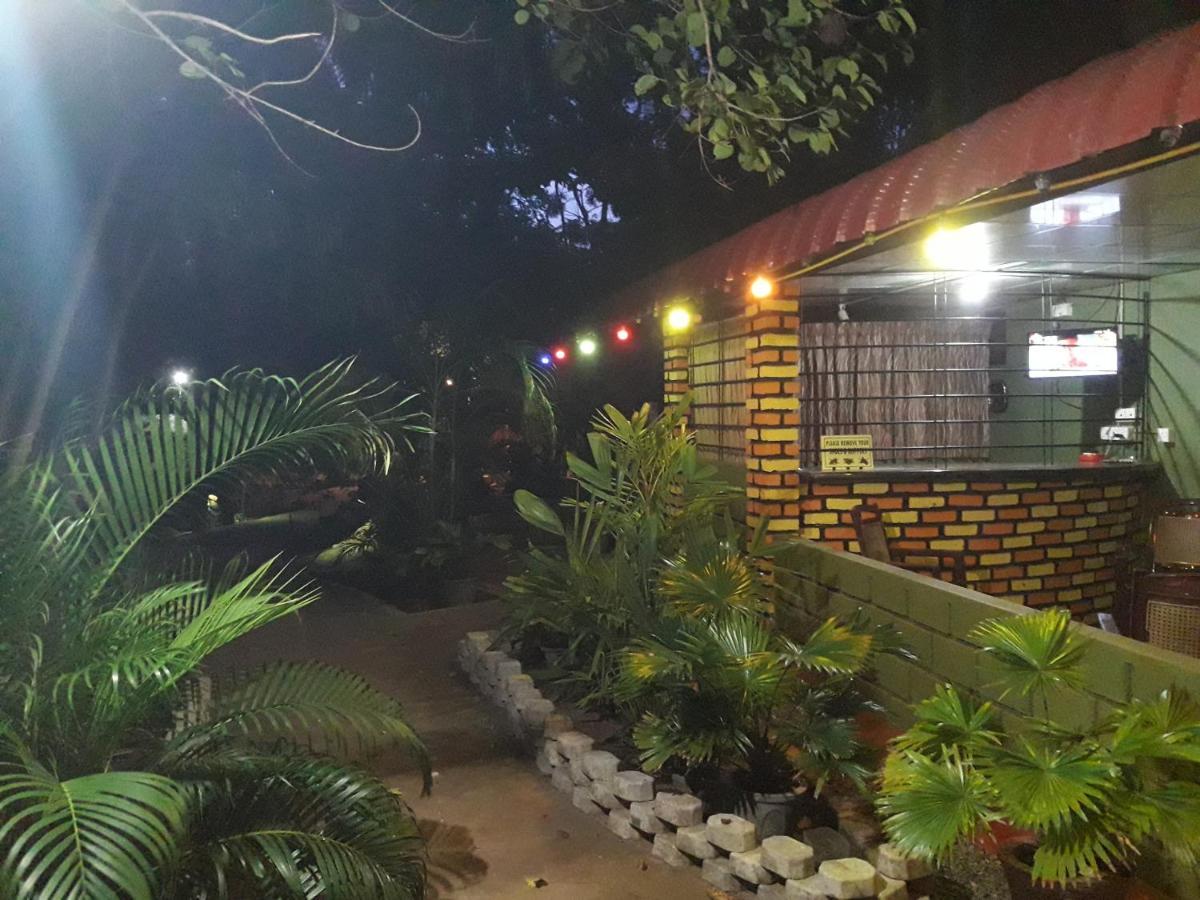 Naaval Beach Villa & Rooms Batticaloa Eksteriør billede