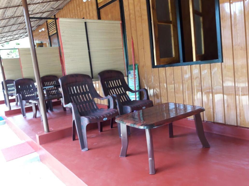 Naaval Beach Villa & Rooms Batticaloa Eksteriør billede