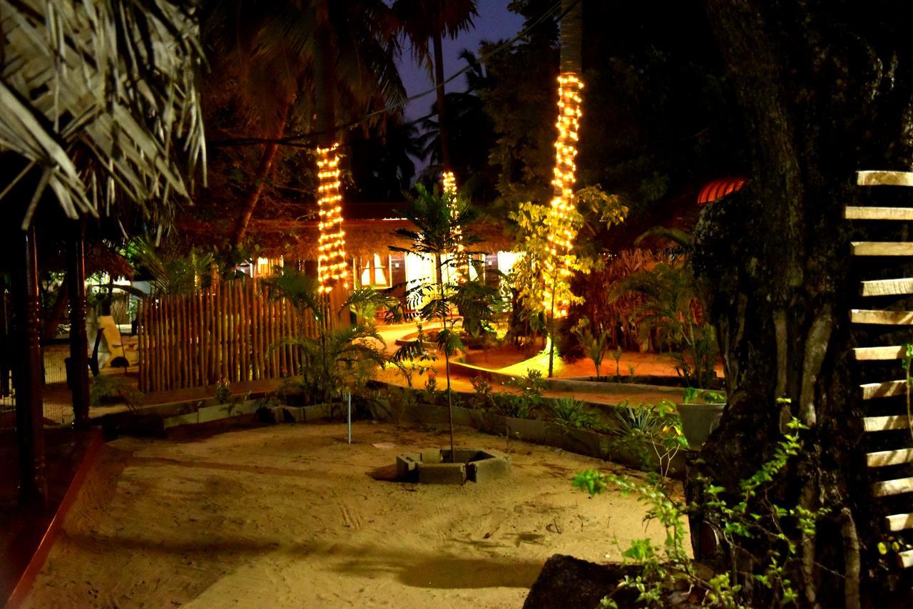Naaval Beach Villa & Rooms Batticaloa Eksteriør billede