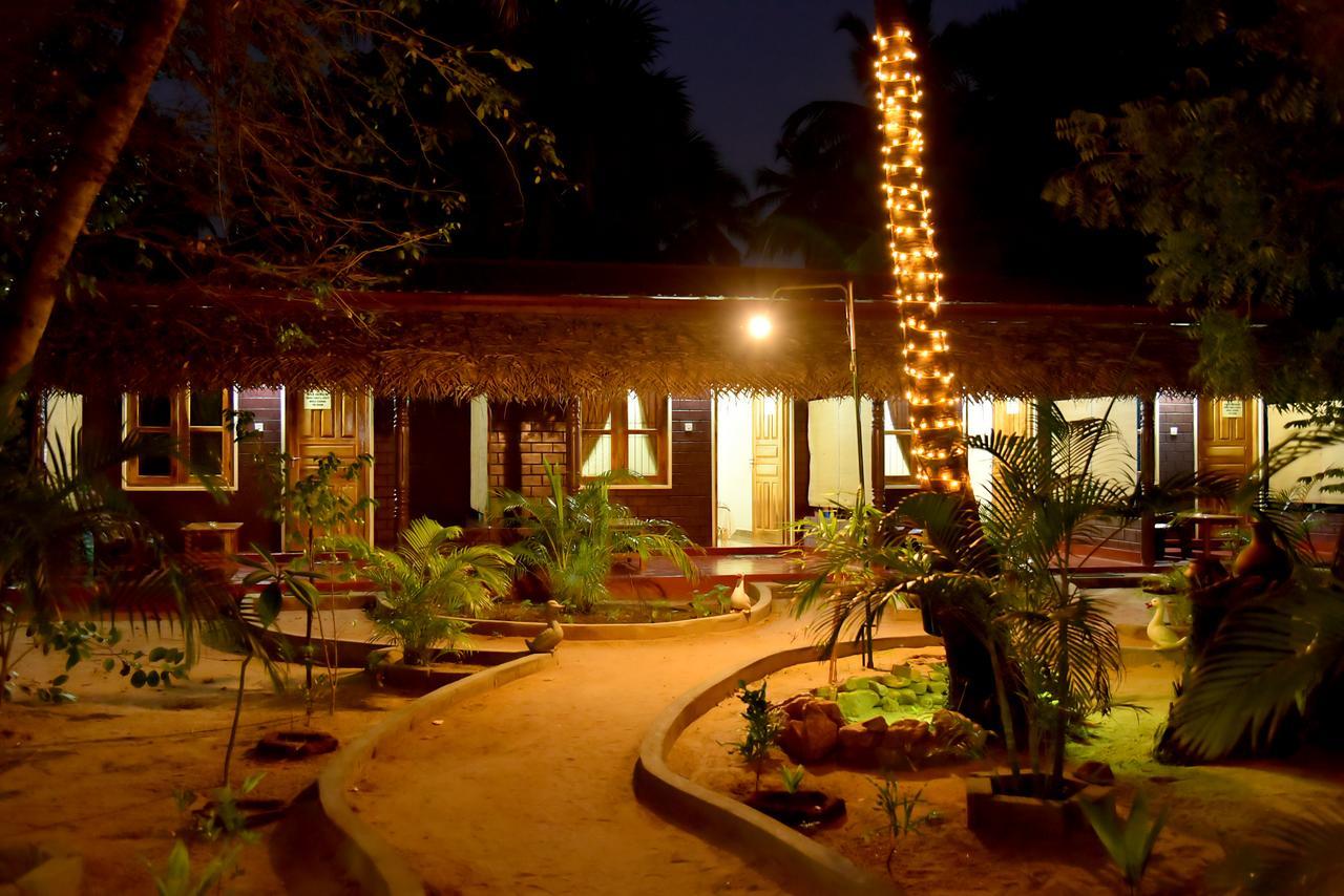 Naaval Beach Villa & Rooms Batticaloa Eksteriør billede